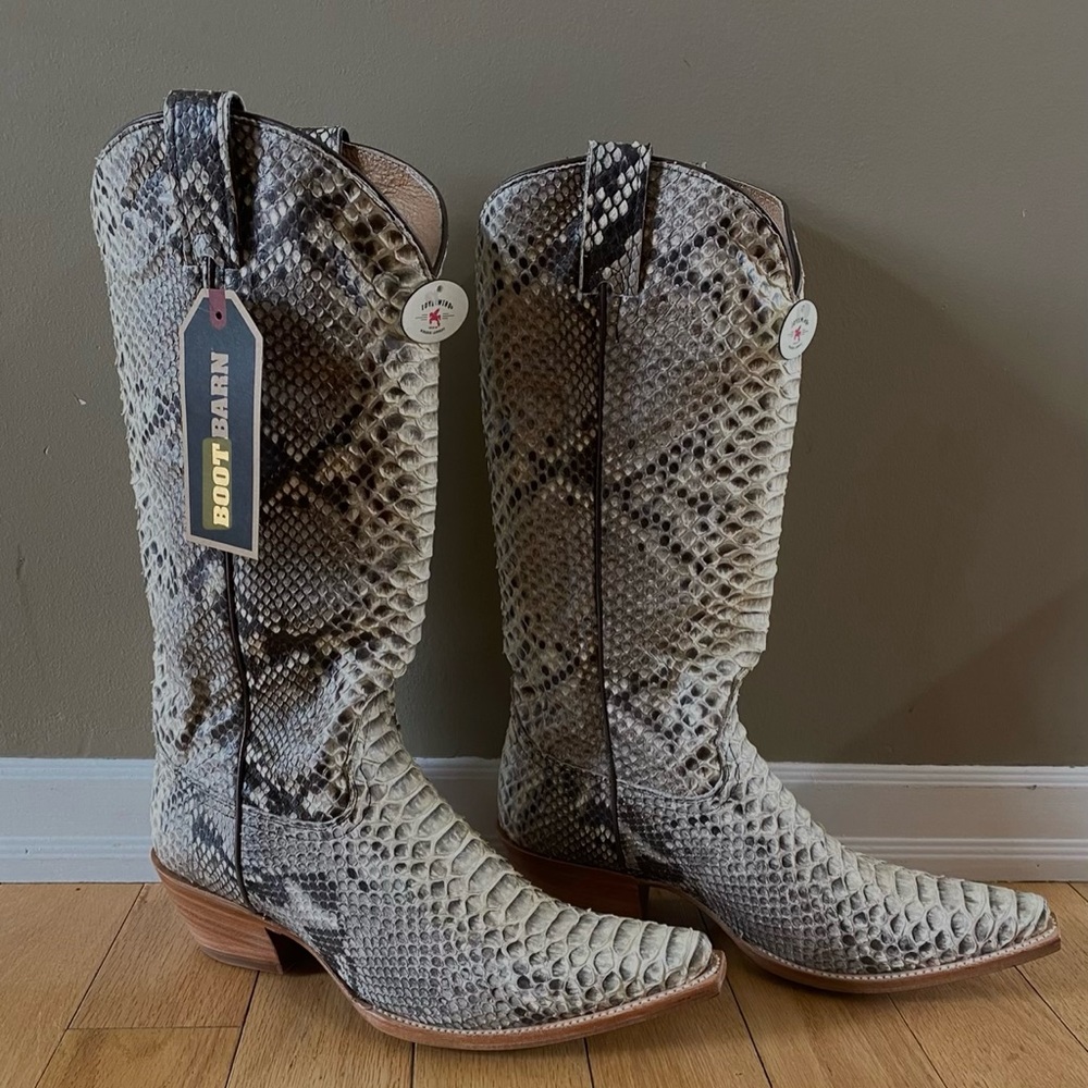 Woman’s Snakeskin Cowboy boots